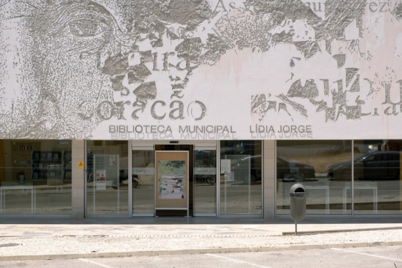 Carved facade of the Biblioteca Lídia Jorge, Albufeira