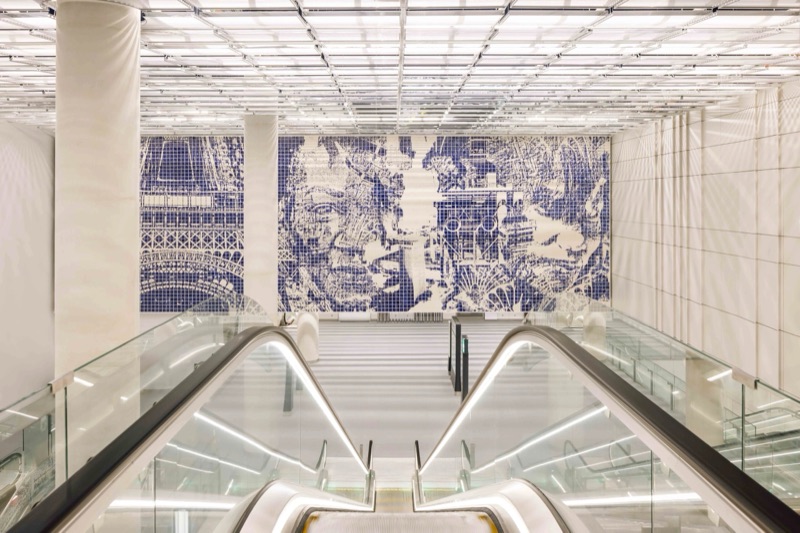 Strates Urbaines azulejo mural in the Gare d'Orly station hall