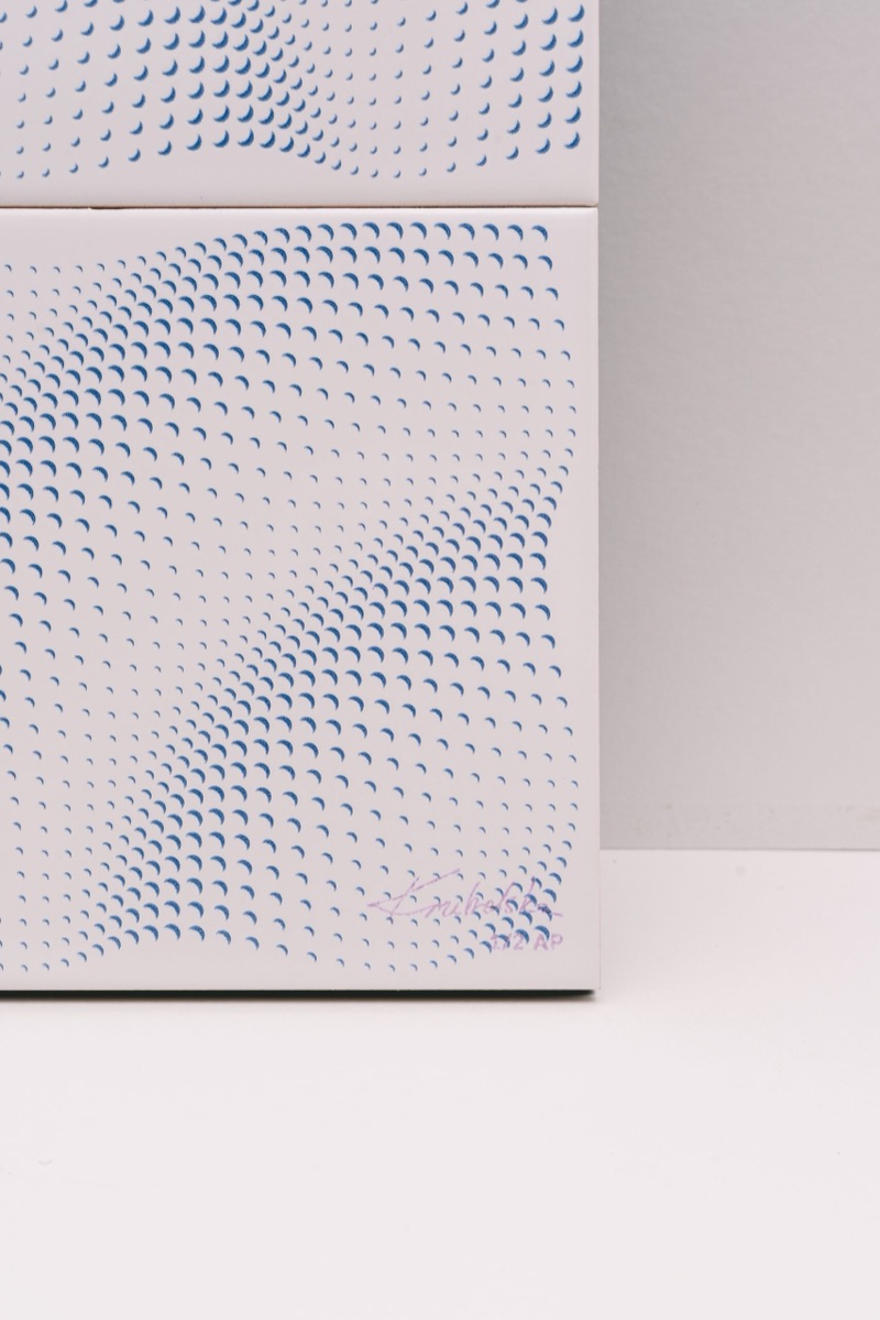Anna Kruhelska Kinetic Dot op-art tile