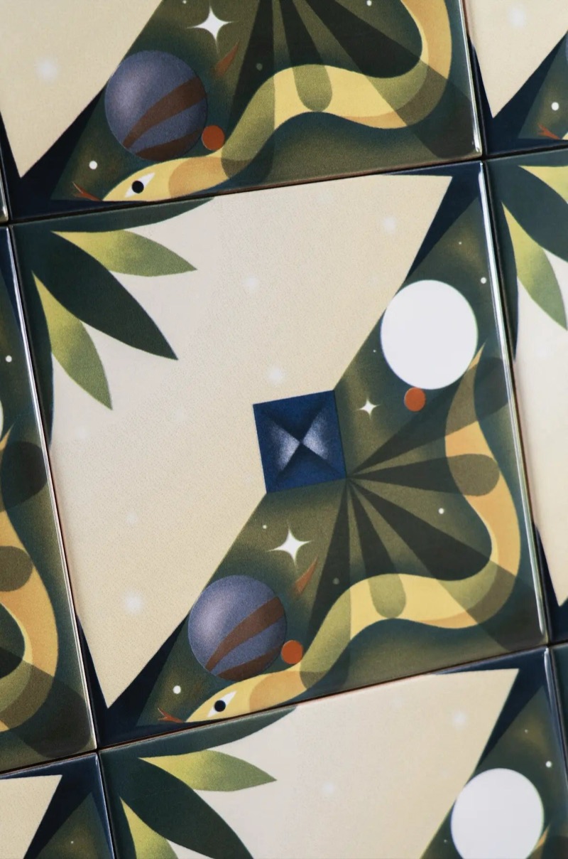 Kruella d'Enfer Serpente tile edition detail