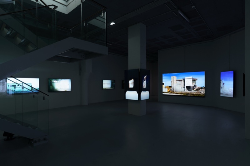 Threshold installation at Eterno