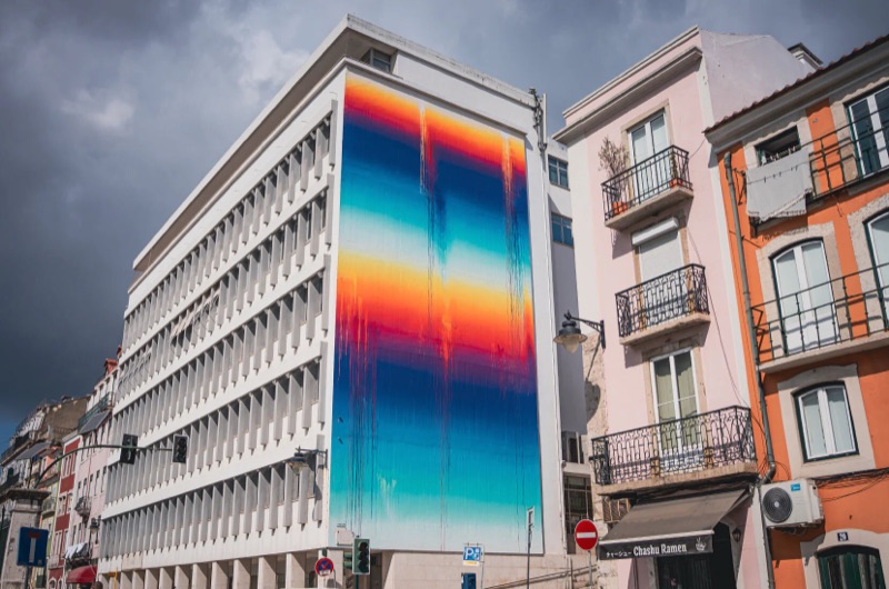 Felipe Pantone chromatic gradient façade, Olival / Santos, Lisbon, 2024